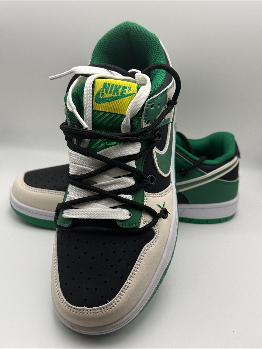 Nike Men's Low-Top Sneakers in Green/Black/Cream with Yellow Tongue Label